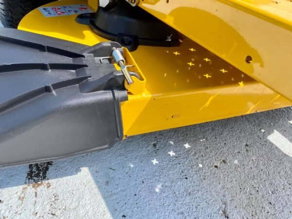 Hustler Raptor 42” Zero-Turn Lawn Mower – Kawasaki 21.5HP (Dealer Model)