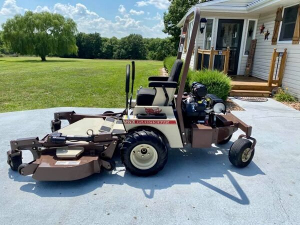 Grasshopper 727K 61” Front-Mount Zero-Turn Mower – Kohler Command 27HP