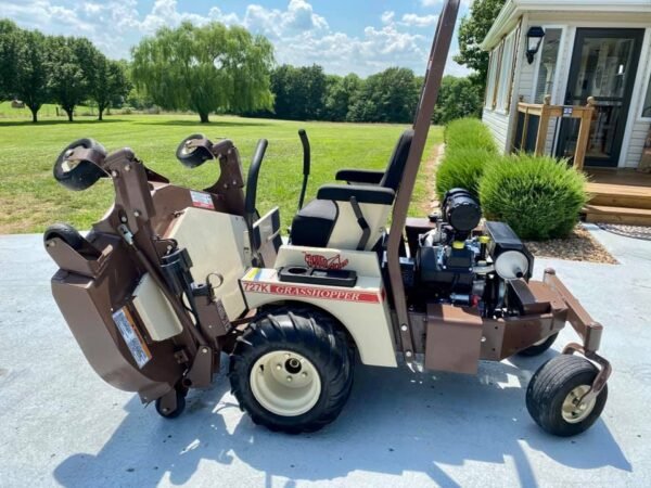 Grasshopper 727K 61” Front-Mount Zero-Turn Mower – Kohler Command 27HP
