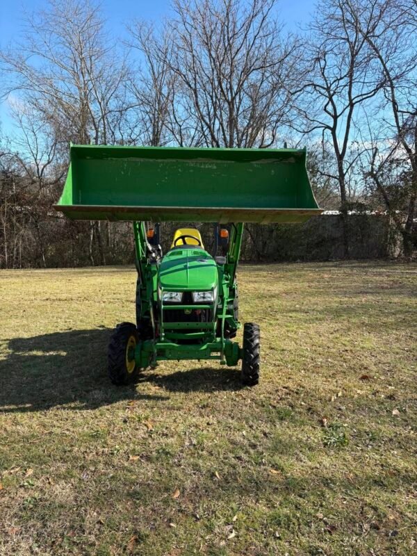 John Deere 3039R Compact Tractor w/ H160 Loader – 38 HP, 4WD