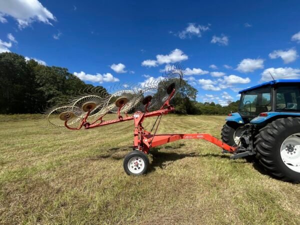 Kuhn SR110 Speed Rake – 10 Wheel