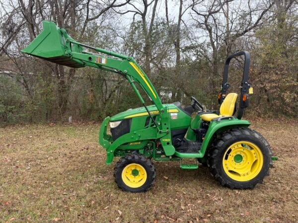 John Deere 3039R Compact Tractor w/ H160 Loader – 38 HP, 4WD
