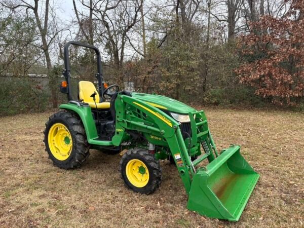 John Deere 3039R Compact Tractor w/ H160 Loader – 38 HP, 4WD